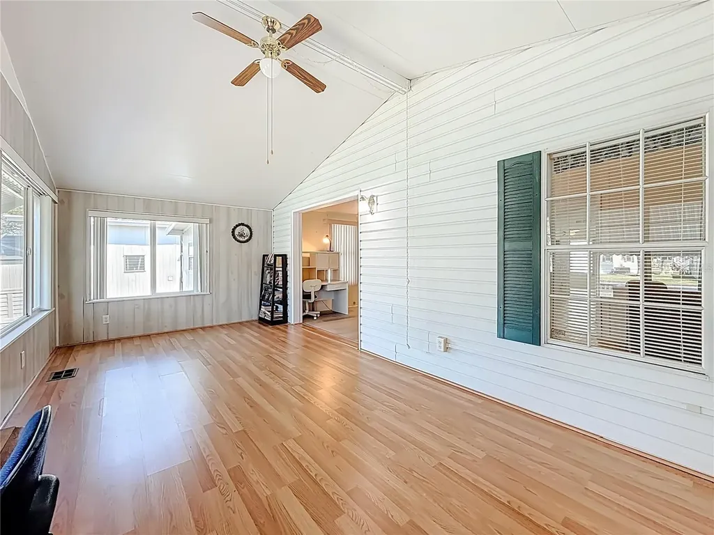 980 7th Street NW Largo FL 33770