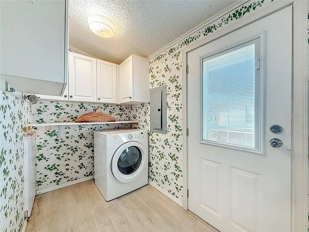 980 7th Street NW Largo FL 33770