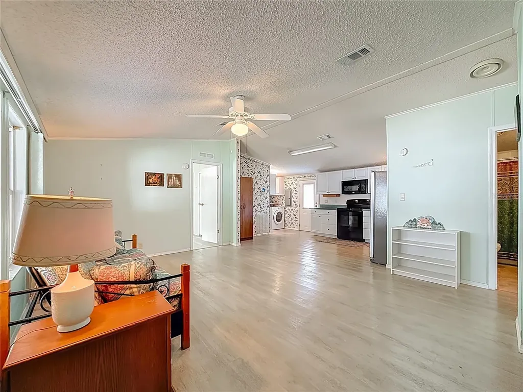 980 7th Street NW Largo FL 33770