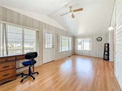 980 7th Street NW Largo FL 33770