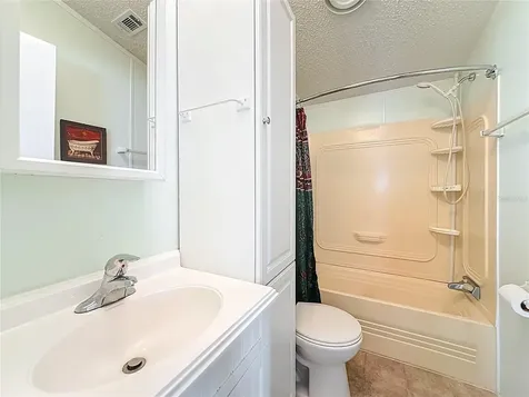 980 7th Street NW Largo FL 33770