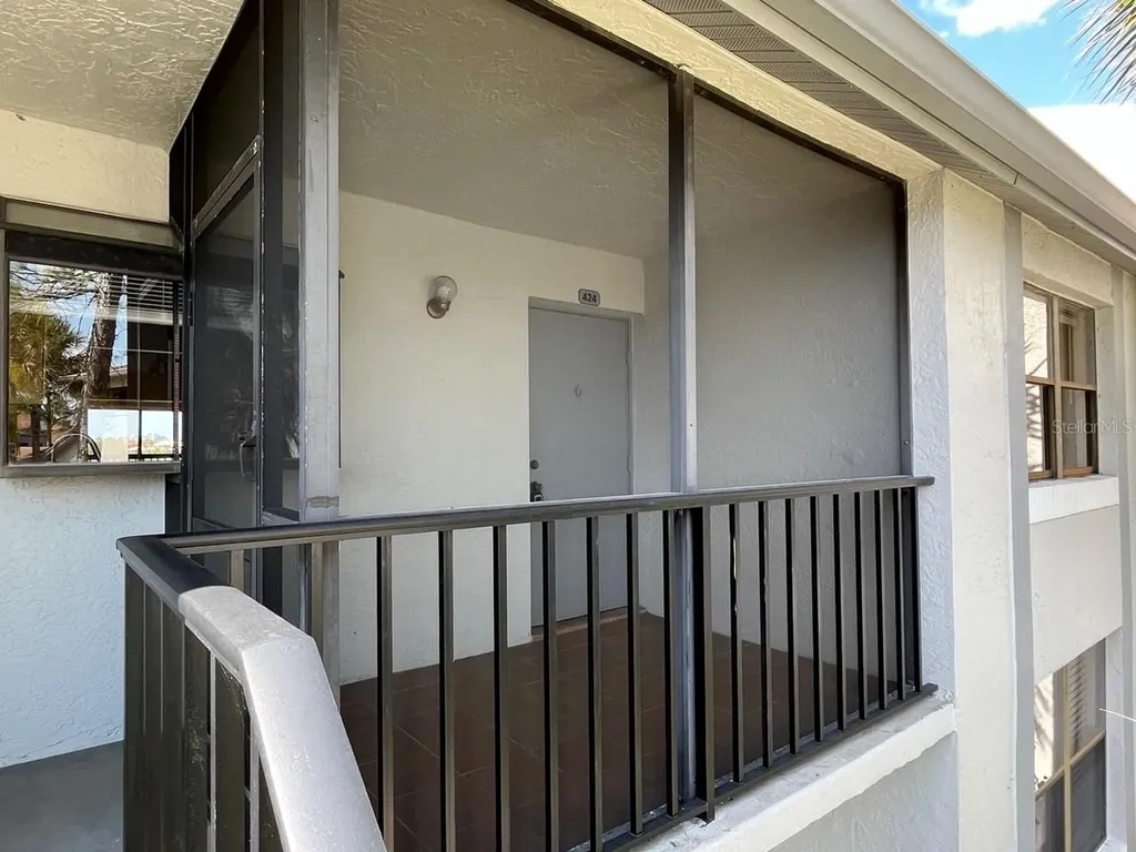 2017 Skimmer Ct W Clearwater FL 33762