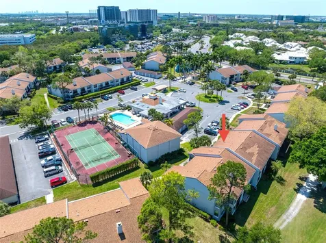 2017 Skimmer Ct W Clearwater FL 33762