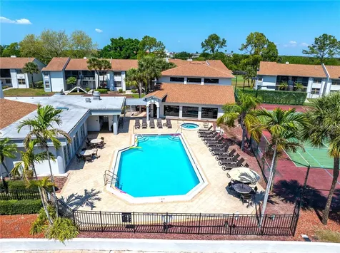 2017 Skimmer Ct W Clearwater FL 33762