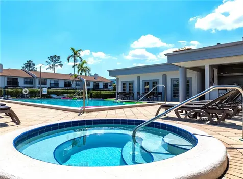 2017 Skimmer Ct W Clearwater FL 33762