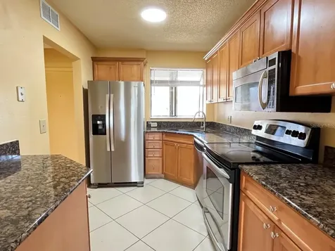 2017 Skimmer Ct W Clearwater FL 33762