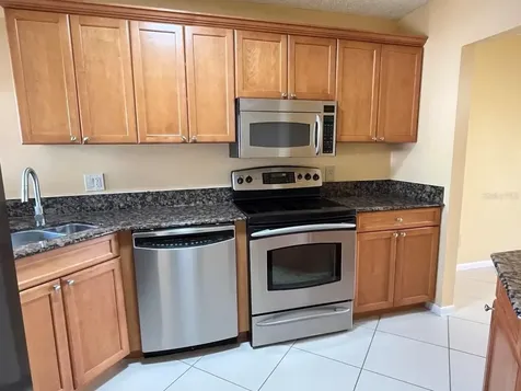2017 Skimmer Ct W Clearwater FL 33762