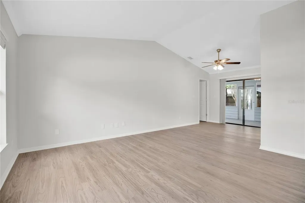 1050 Dishman Loop Oviedo FL 32765