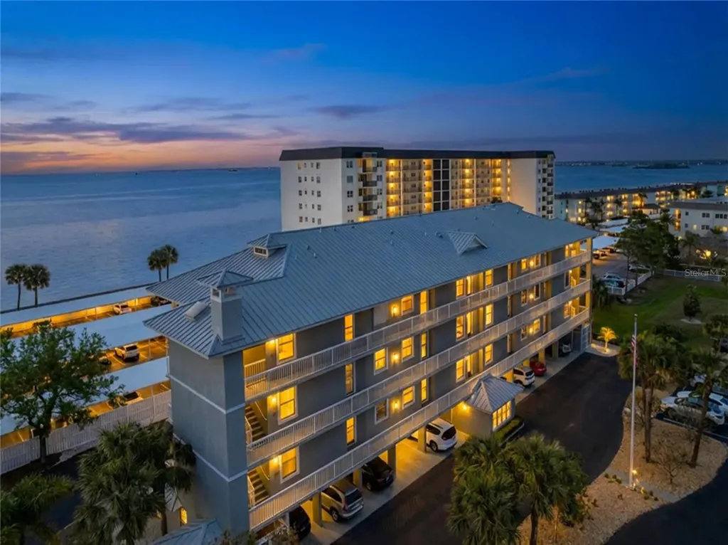 7 Island Park Place Dunedin FL 34698