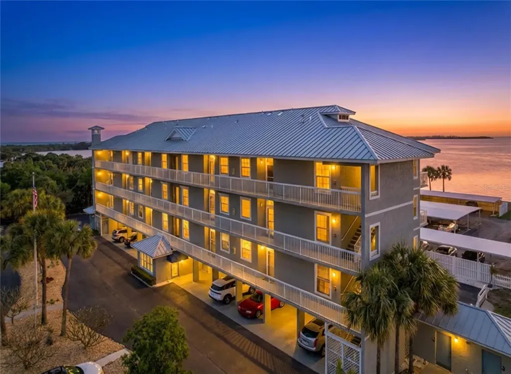 7 Island Park Place Dunedin FL 34698
