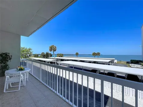 7 Island Park Place Dunedin FL 34698