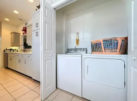7 Island Park Place Dunedin FL 34698