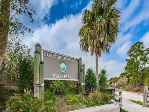 7 Island Park Place Dunedin FL 34698