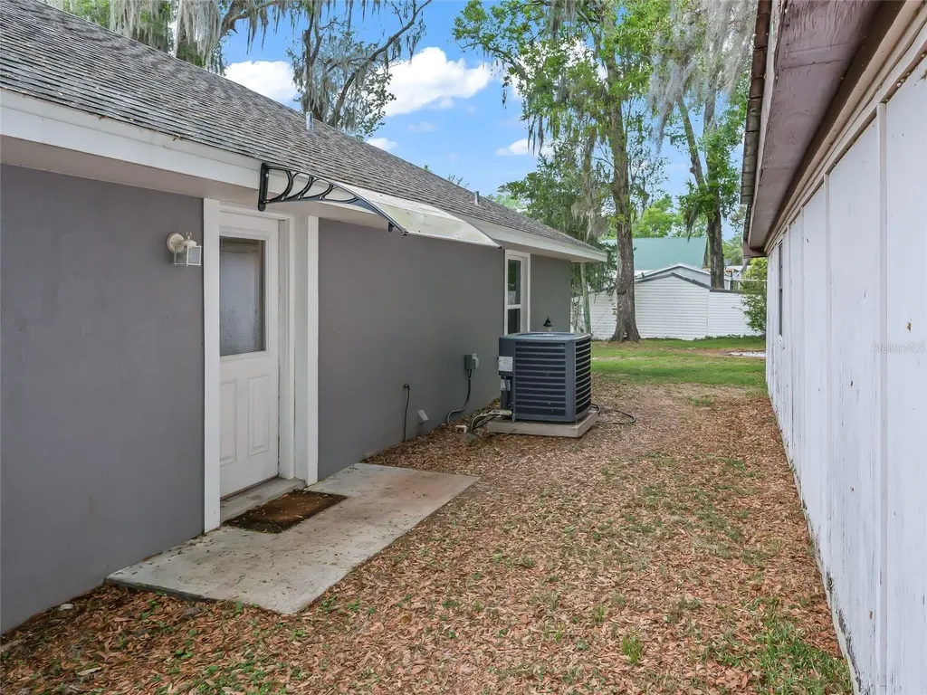 9318 Cr 649 Bushnell FL 33513