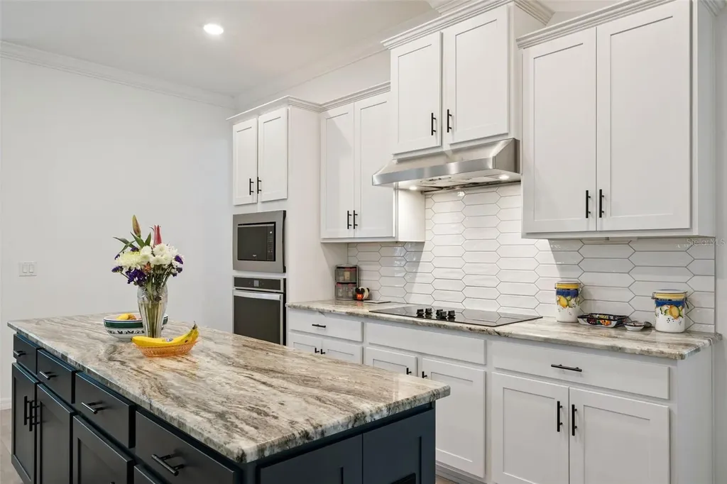 16816 Lakemont Avenue Montverde FL 34756