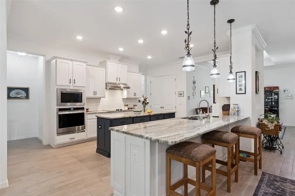 16816 Lakemont Avenue Montverde FL 34756