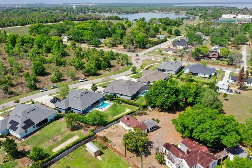 16816 Lakemont Avenue Montverde FL 34756