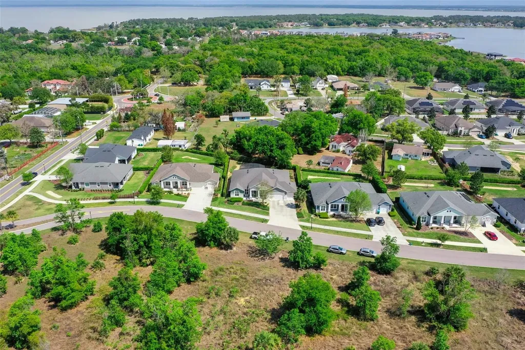 16816 Lakemont Avenue Montverde FL 34756