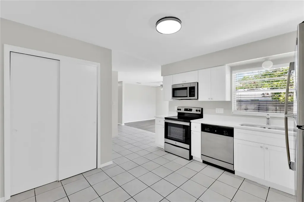 2733 Mint Drive Orlando FL 32837