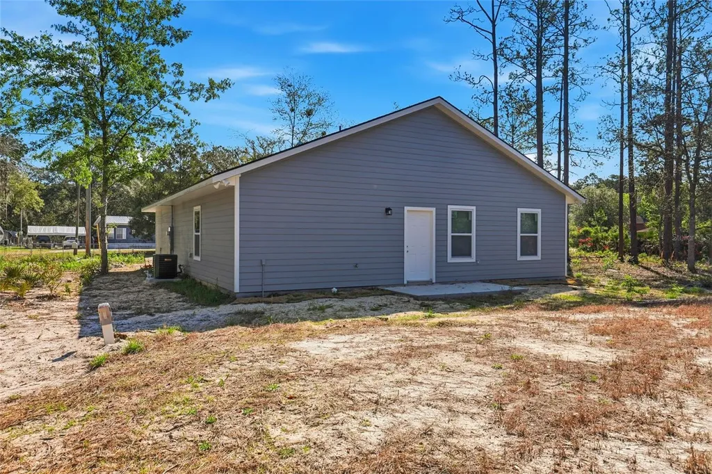 103 Long Road Interlachen FL 32148