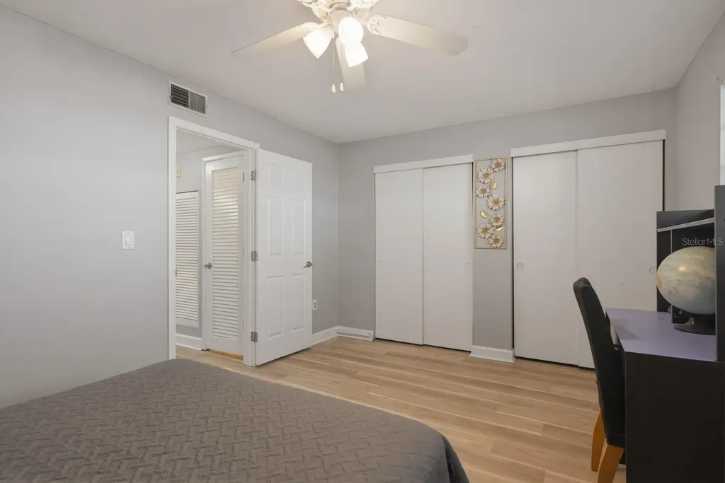 2011 58th Avenue N St Petersburg FL 33714
