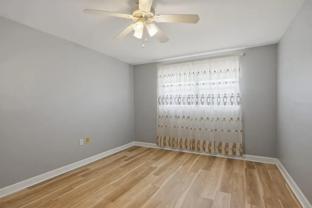 2011 58th Avenue N St Petersburg FL 33714