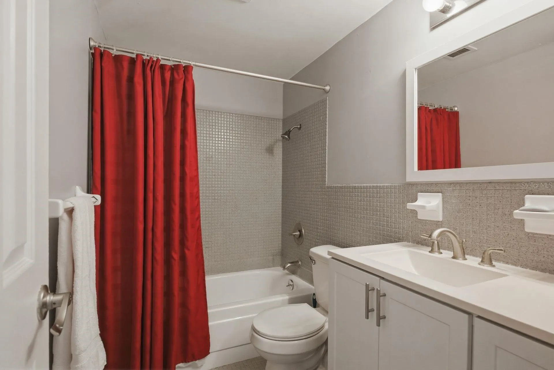 2011 58th Avenue N St Petersburg FL 33714