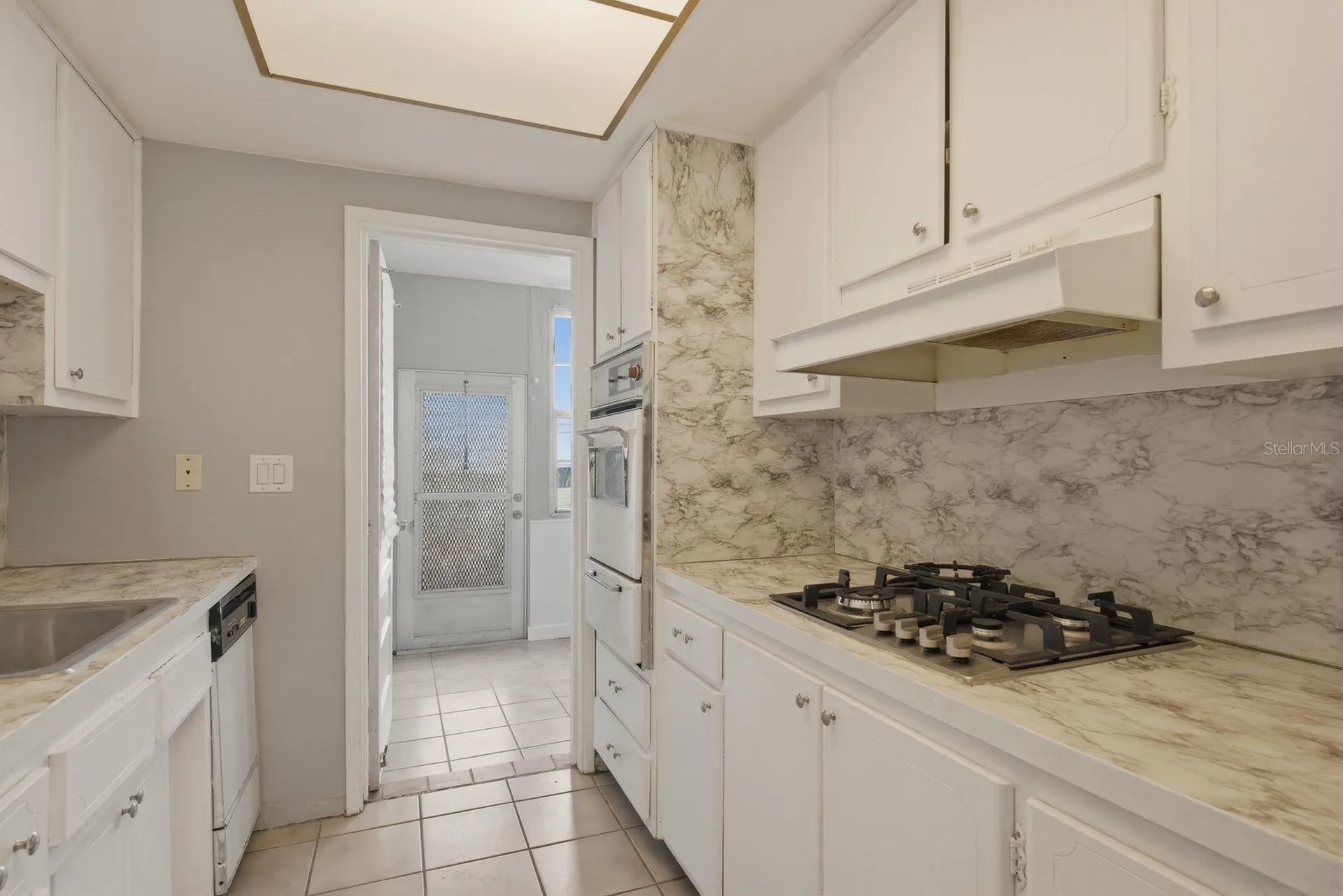 2011 58th Avenue N St Petersburg FL 33714