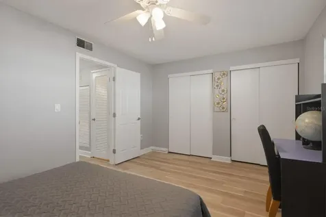 2011 58th Avenue N St Petersburg FL 33714