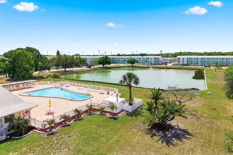 2011 58th Avenue N St Petersburg FL 33714
