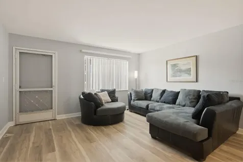 2011 58th Avenue N St Petersburg FL 33714