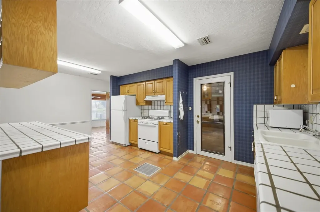 21407 NW 39th Court Micanopy FL 32667