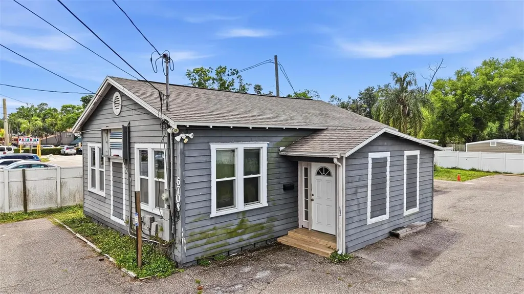 6708 N Himes Avenue Tampa FL 33614