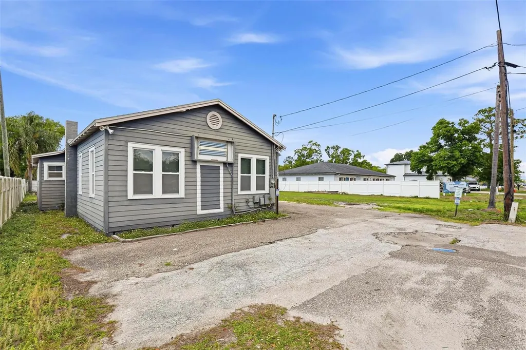 6708 N Himes Avenue Tampa FL 33614