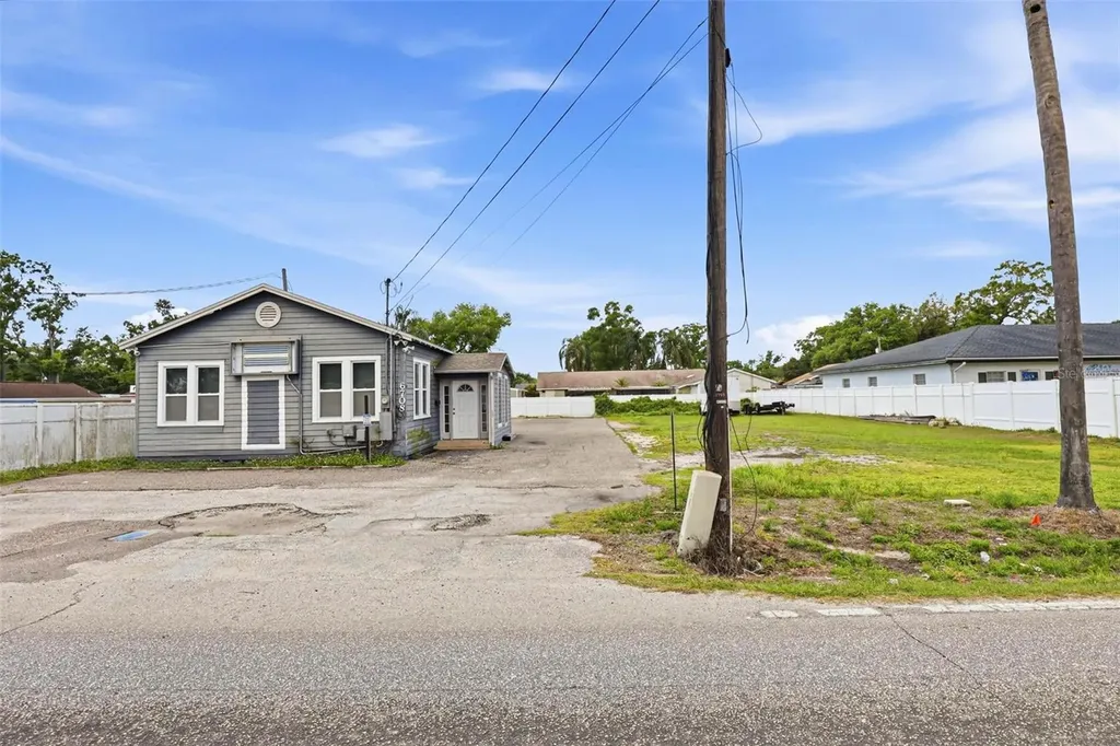 6708 N Himes Avenue Tampa FL 33614