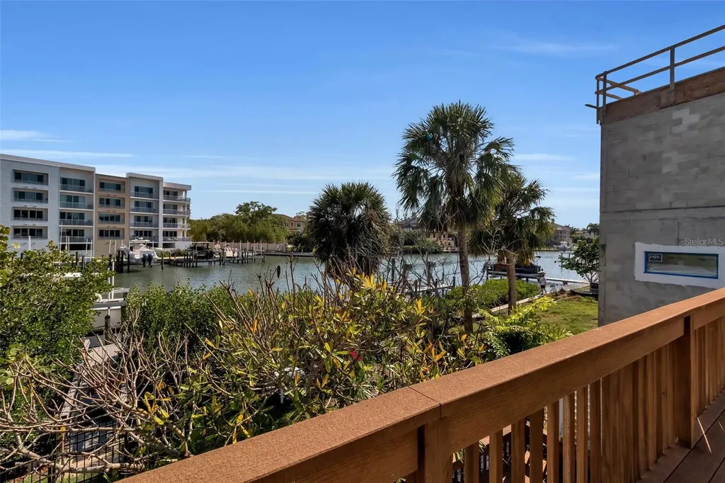 1040 Sylvan Drive Sarasota FL 34234