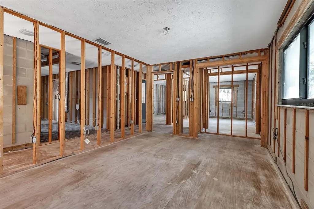 1040 Sylvan Drive Sarasota FL 34234
