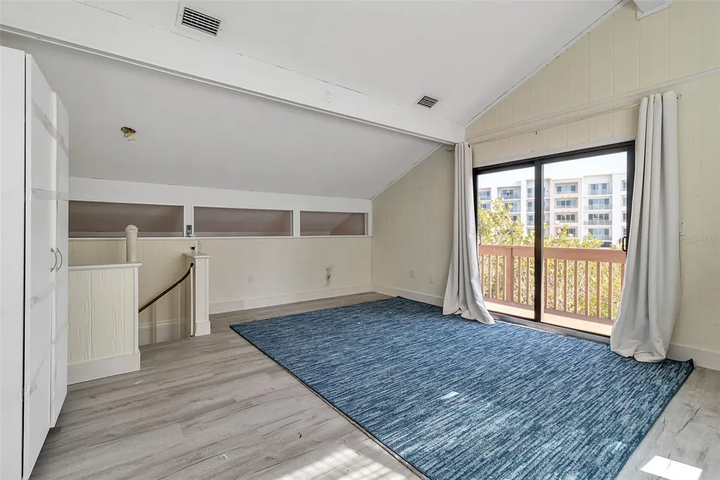 1040 Sylvan Drive Sarasota FL 34234