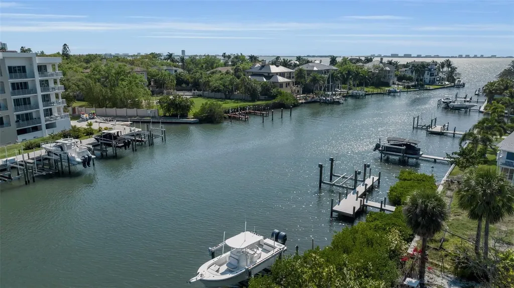 1040 Sylvan Drive Sarasota FL 34234