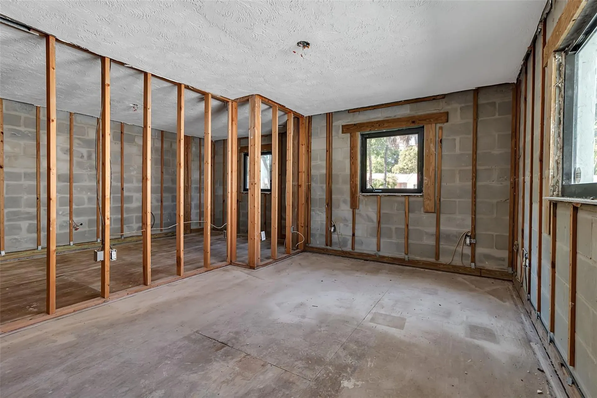 1040 Sylvan Drive Sarasota FL 34234