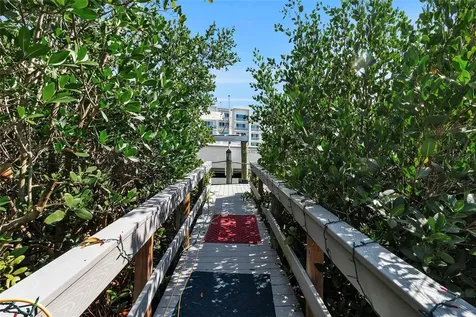 1040 Sylvan Drive Sarasota FL 34234