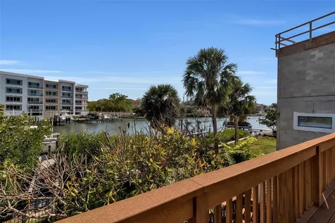 1040 Sylvan Drive Sarasota FL 34234