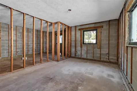 1040 Sylvan Drive Sarasota FL 34234