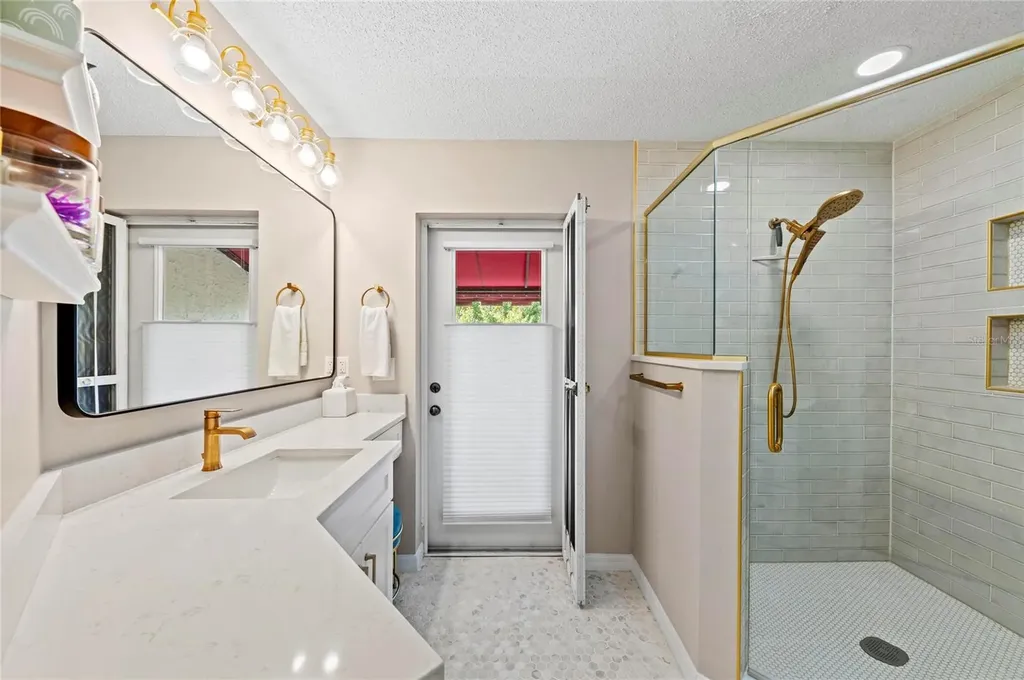 6101 34th Street W Bradenton FL 34210