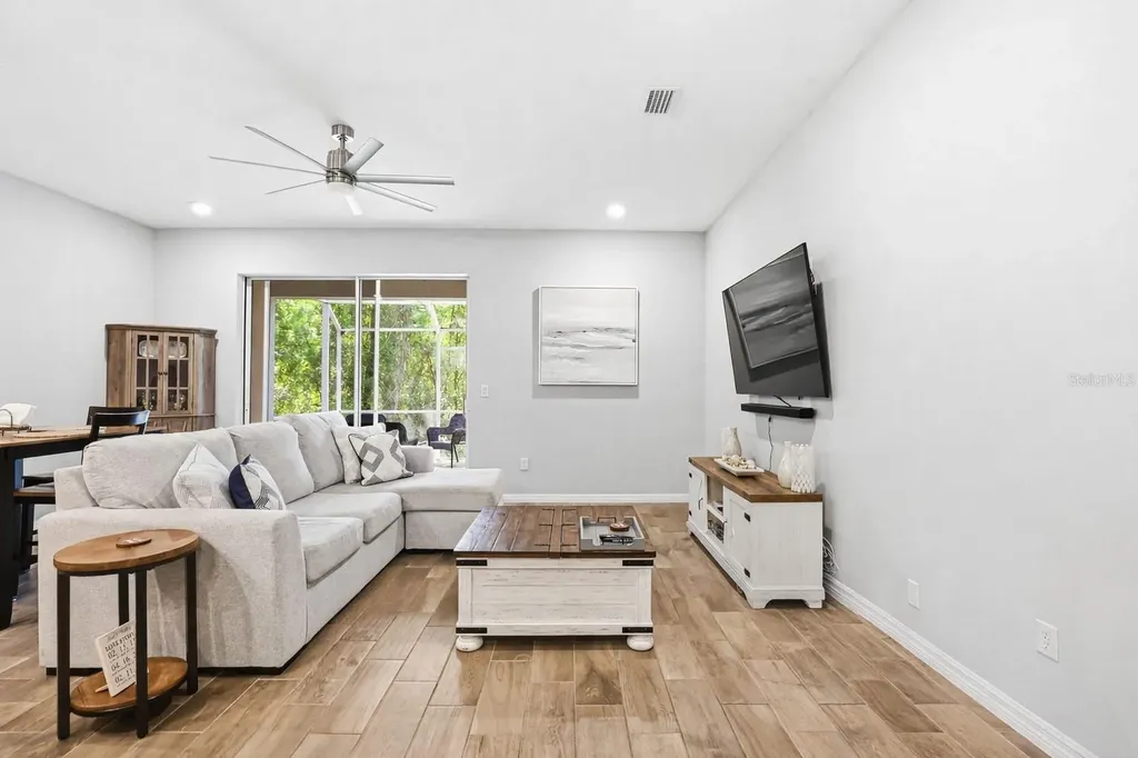2818 Grand Kemerton Place Tampa FL 33618