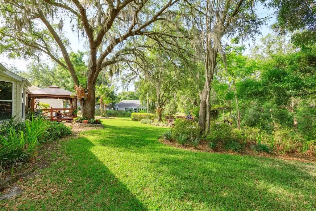25845 Glen Eagle Drive Leesburg FL 34748