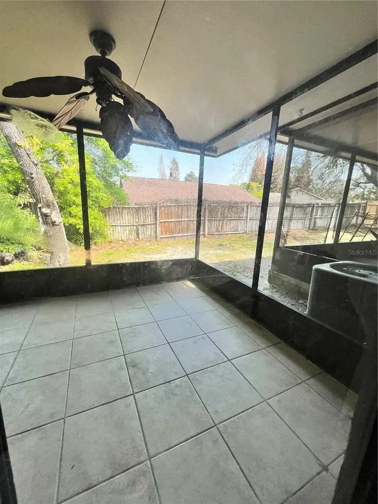 4918 Silver Oaks Village Orlando FL 32808