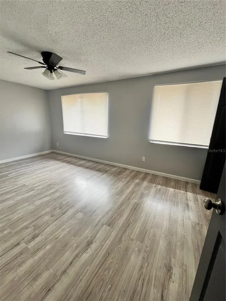4918 Silver Oaks Village Orlando FL 32808