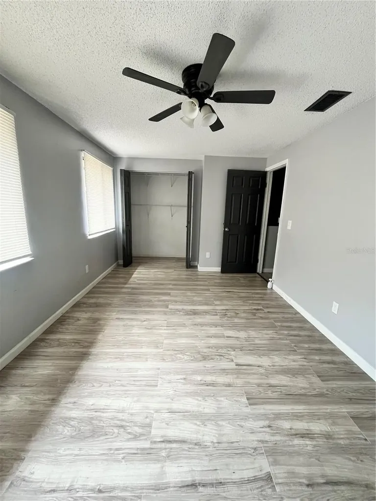 4918 Silver Oaks Village Orlando FL 32808