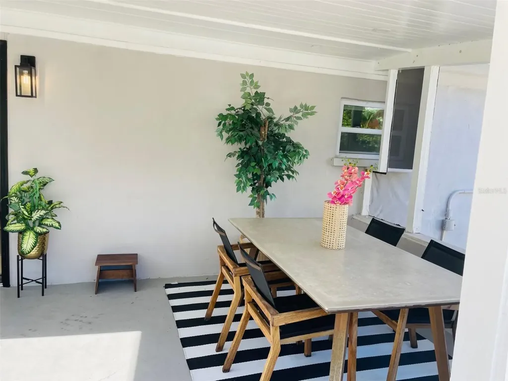 651 Madison Court Sarasota FL 34236